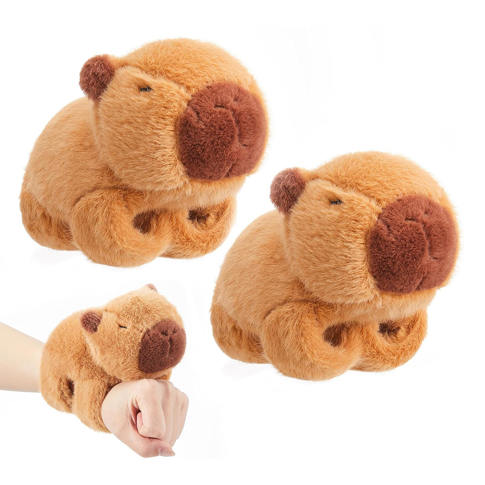 Capibara Peluche Kawaii con brazalete - Imagen 3