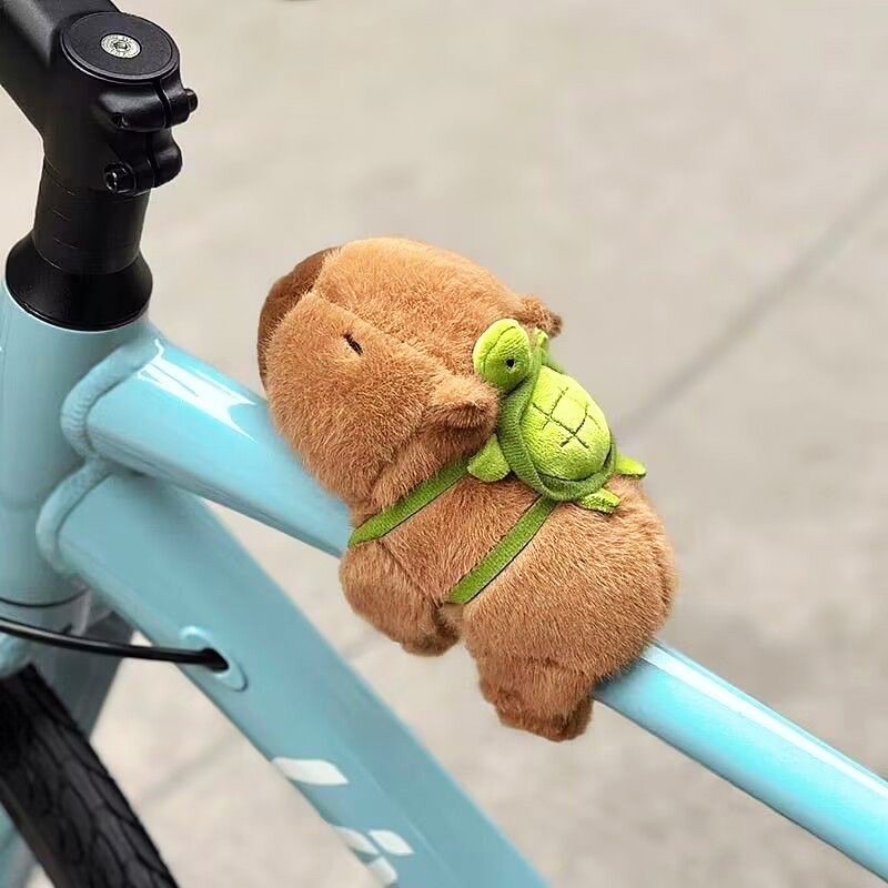 Capibara Peluche Kawaii con brazalete - Imagen 18
